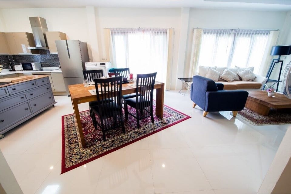 Dining Area - Open Area