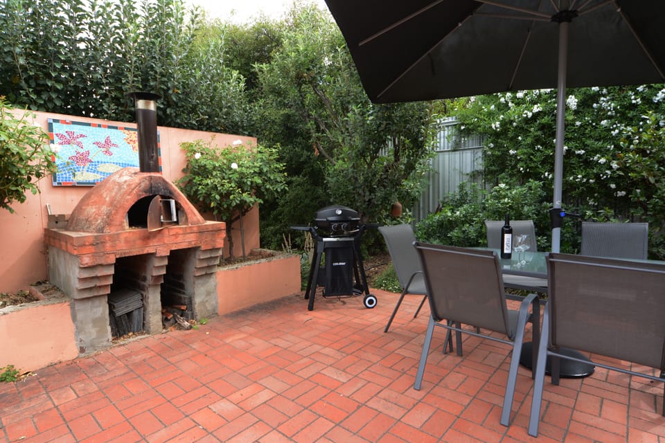 Outdoor area with Pizza Oven and BBQ