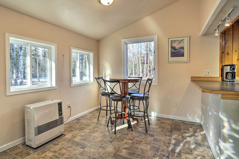Dining Area | Dishware/Flatware