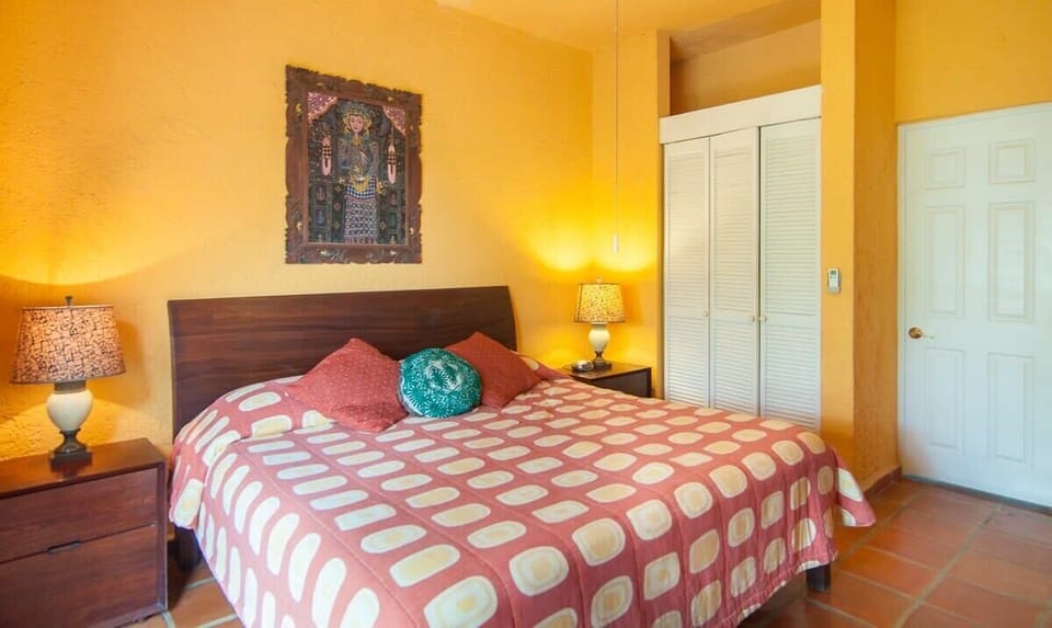 Master bedroom: closet & en-suite