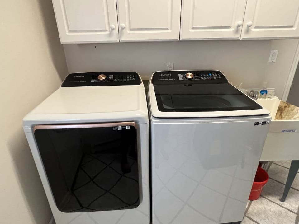 Laundry Room - W/D new in 2023