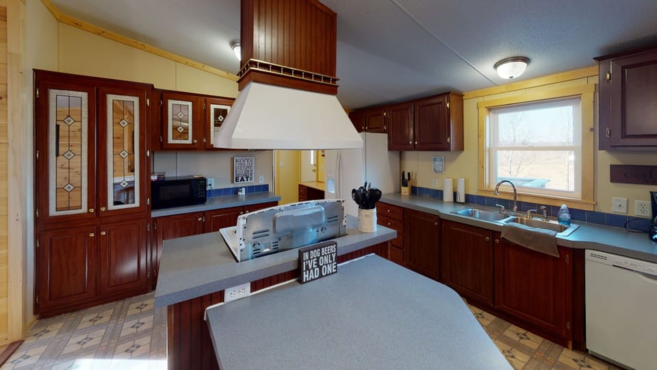 Sunset Cabin - 1st Choice Lodging