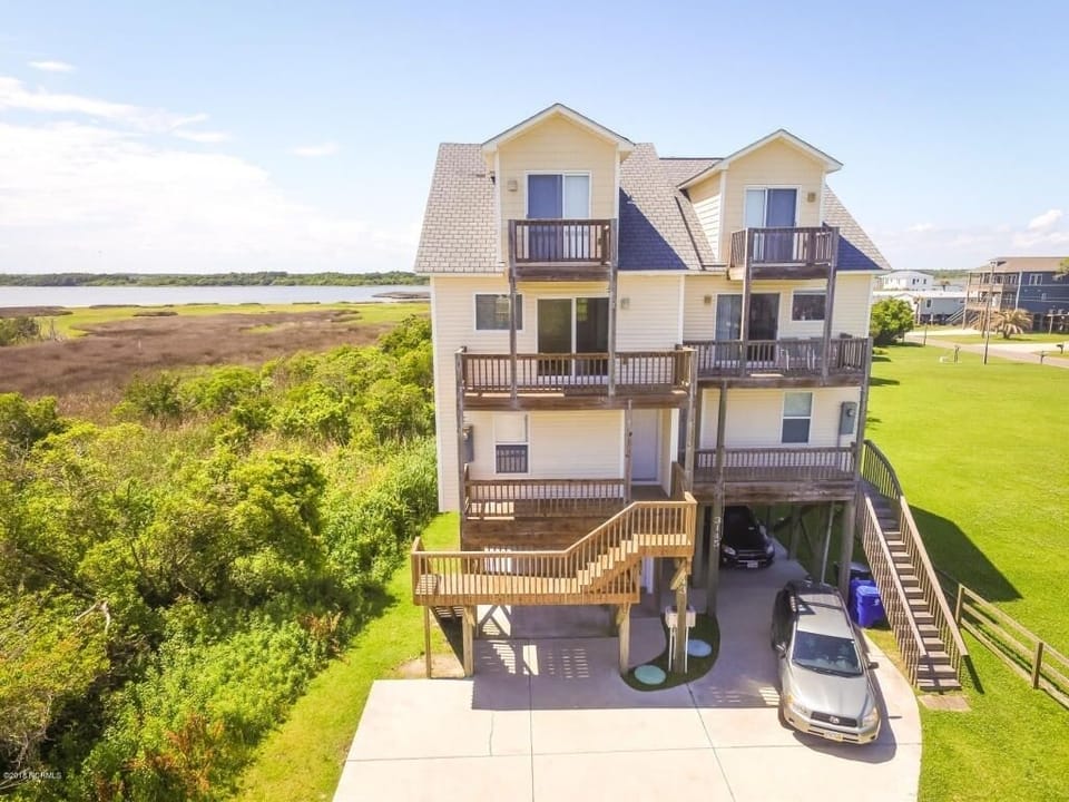 Peaceful Easy Feelin" (3143) is the Unit on the Left