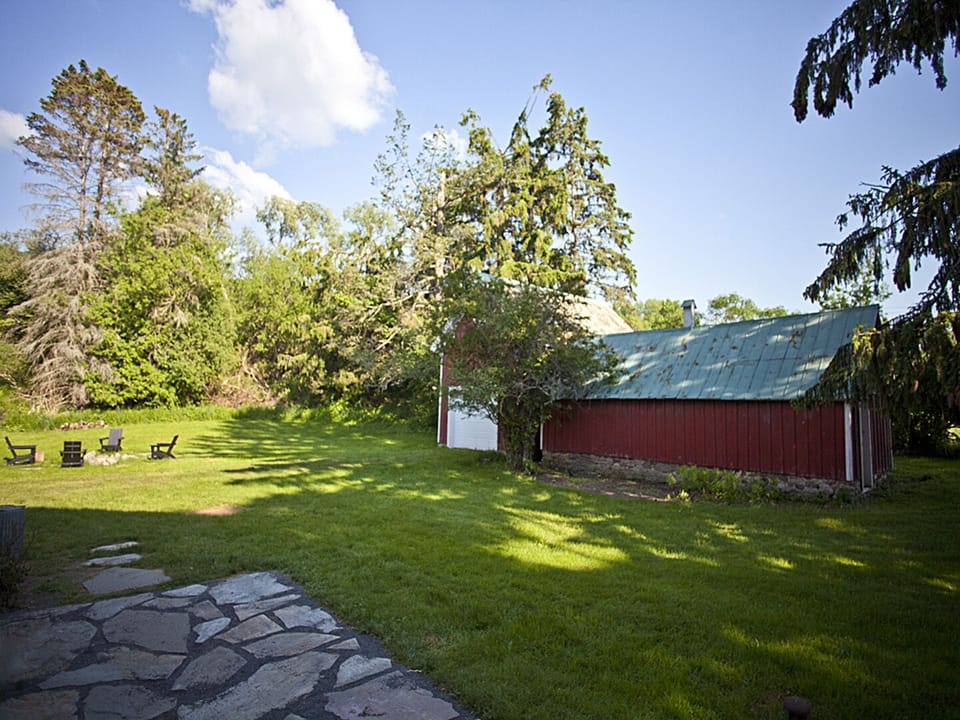 Outdoor Patio and Firepit