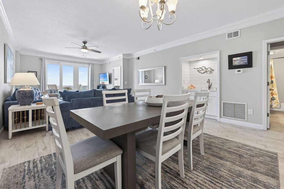 18-Dining Area