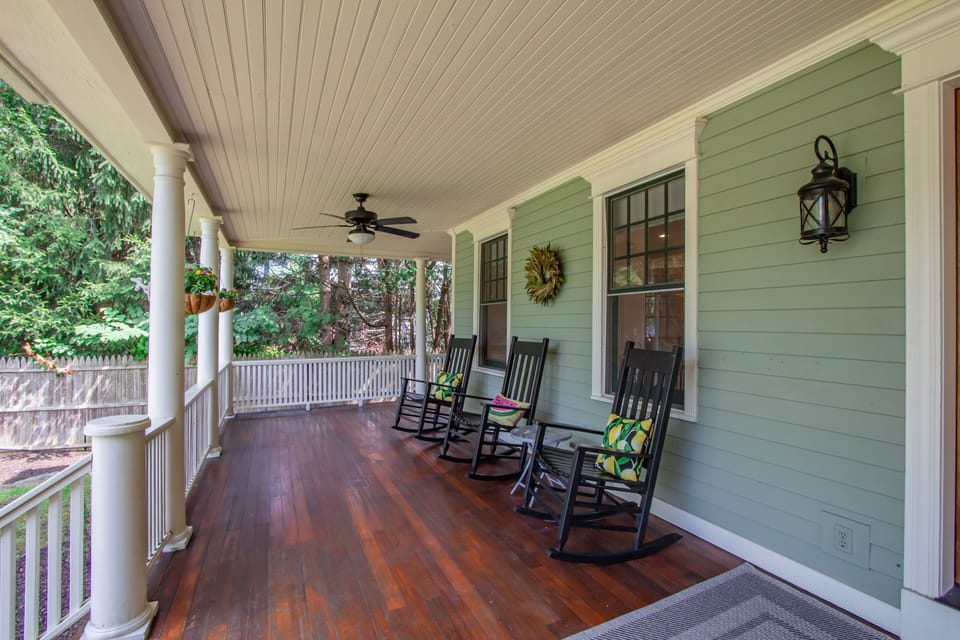 Saratoga Front Porch 