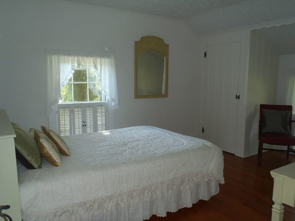 Bedroom 2 - Full Bed with closets and desk