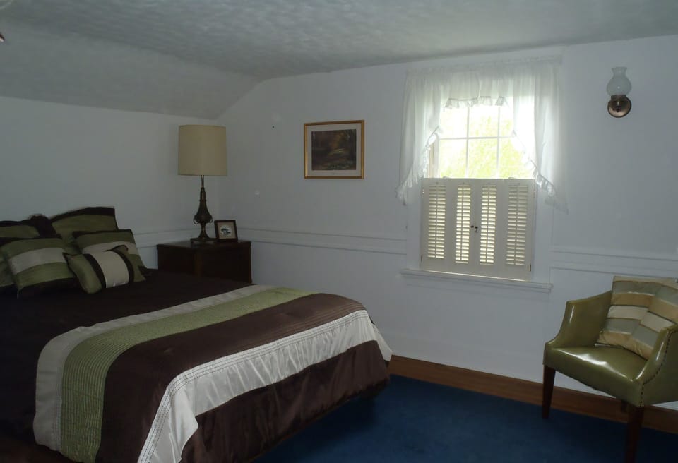 Bedroom 1 - Queen with large dresser and closets