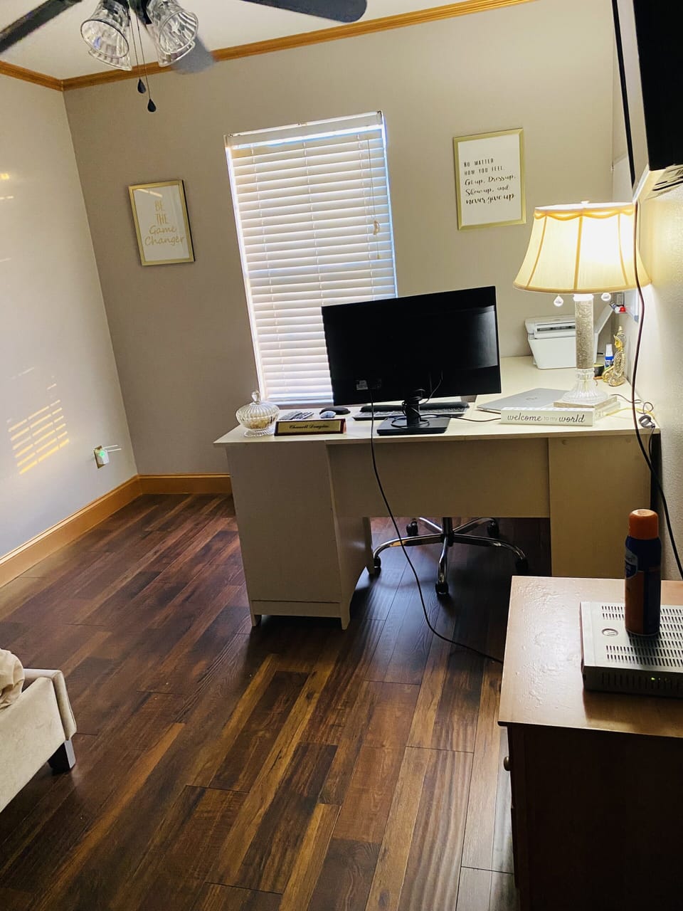 3rd bedroom w/work space.