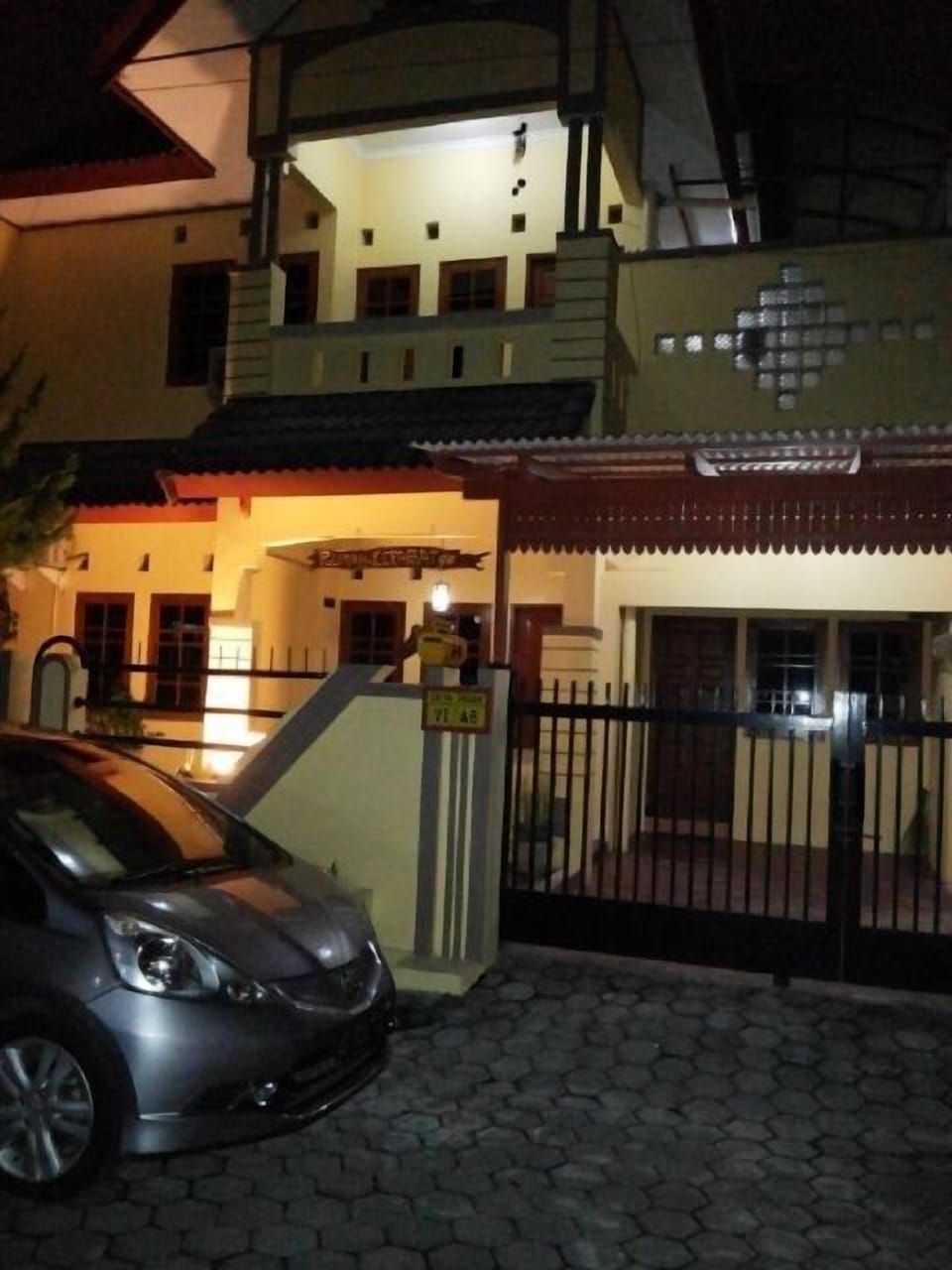 Four Bedroom House with terrace & Wifi