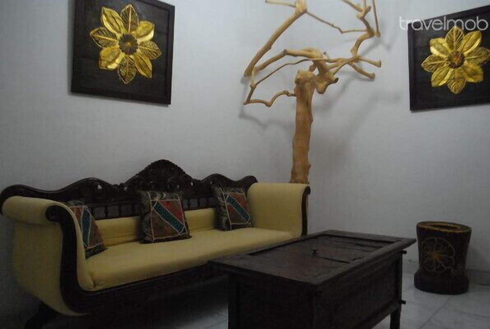 Two Bedrooms House in heart of city