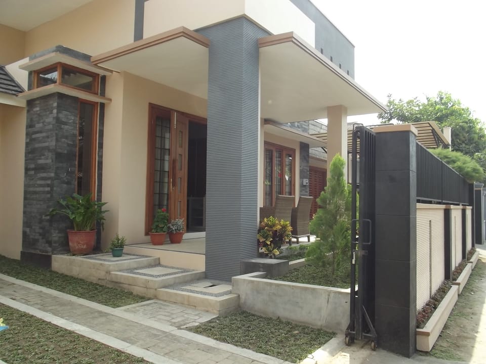 Three Bedroom House Near the City, Jogja