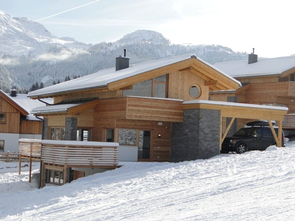 chalet directly on the slope