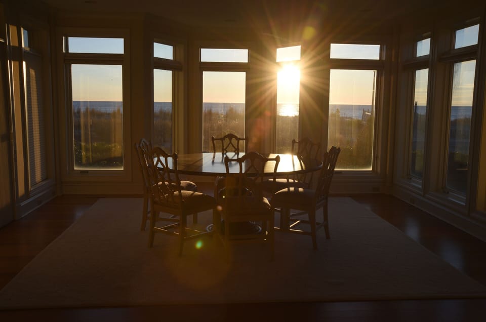 Oceanfront dining/living room