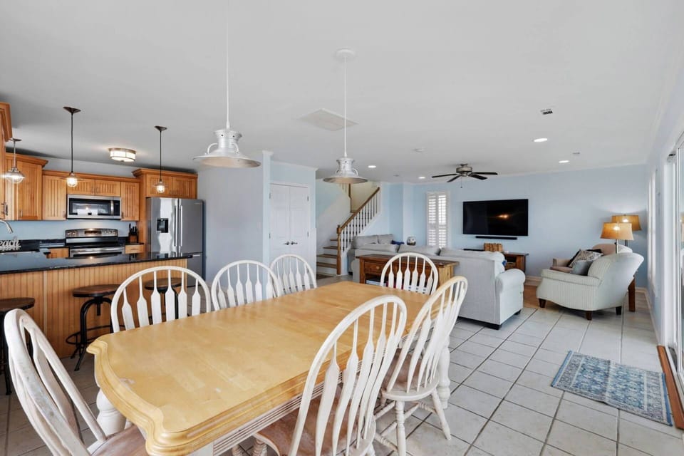 The house features an open floor plan, everyone can hang out in the living/dining area together!