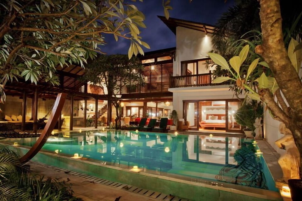 4 BR Luxury Villa Near Beach