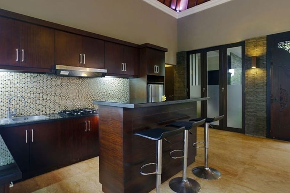 Large 4 Bedrooms villa, Seminyak