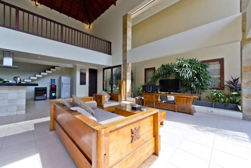 Villa A luxury 5 BR villa Kuta, Bali