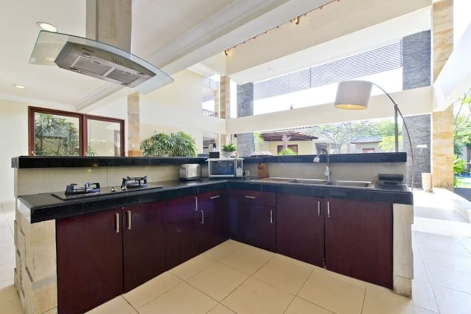 Villa A luxury 5 BR villa Kuta, Bali