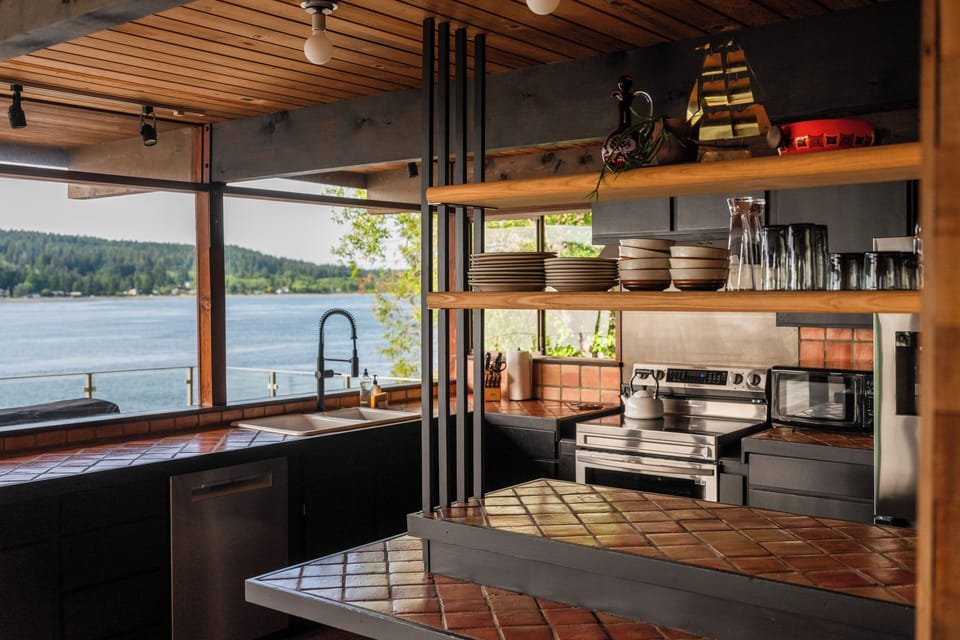 Kitchen | Fully Equipped