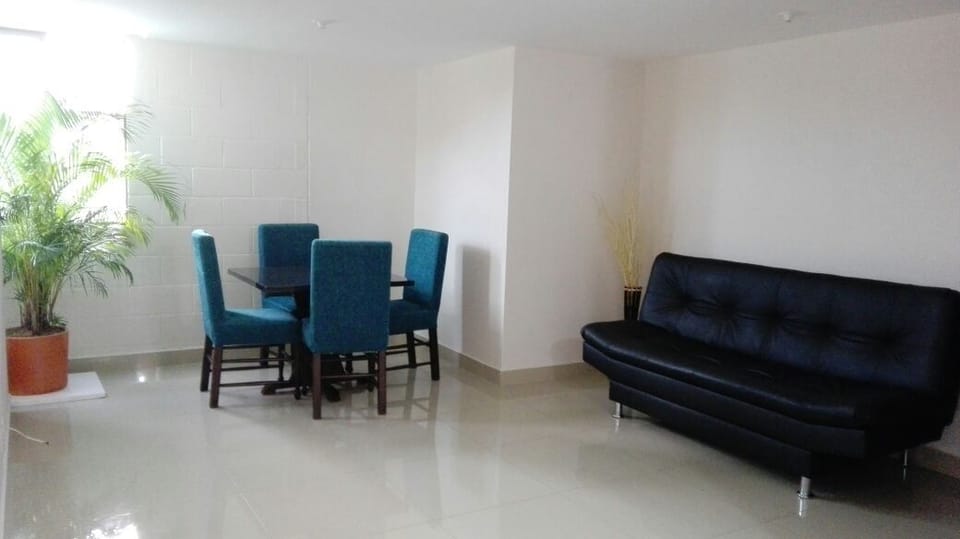 LLeras park apartment