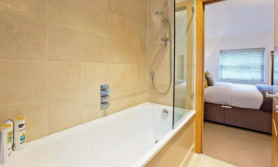 Sleek and Stylish Bathroom