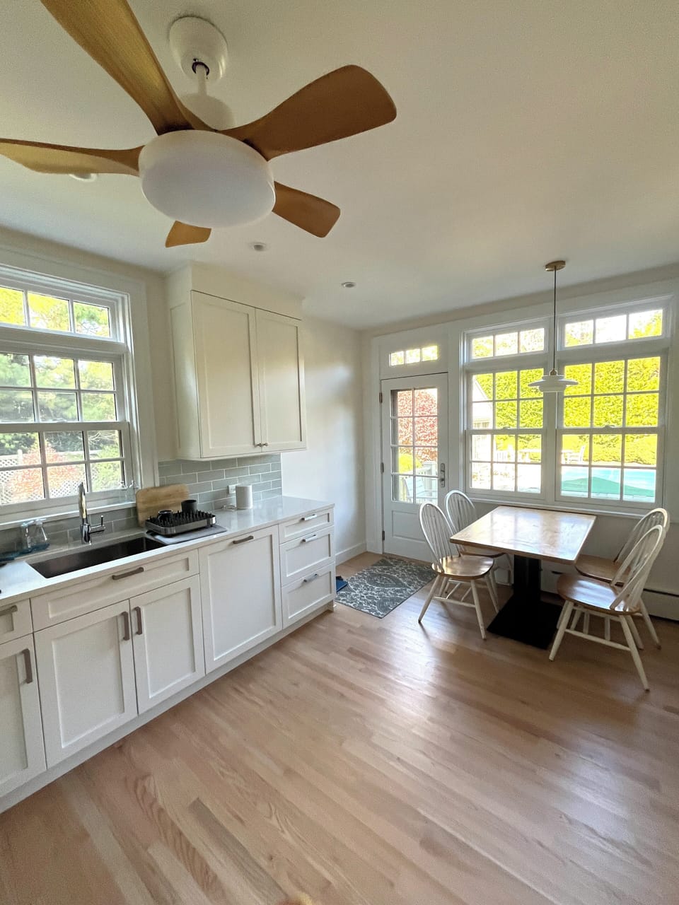 7.  New high end eat in Kitchen looking towards pool.