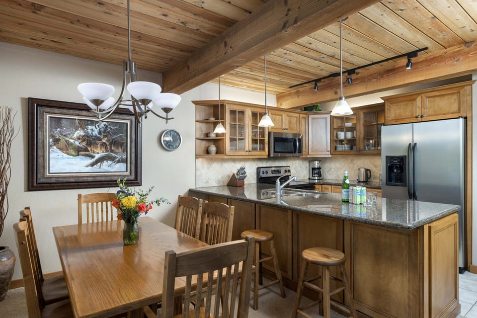 Spacious Dining Area
