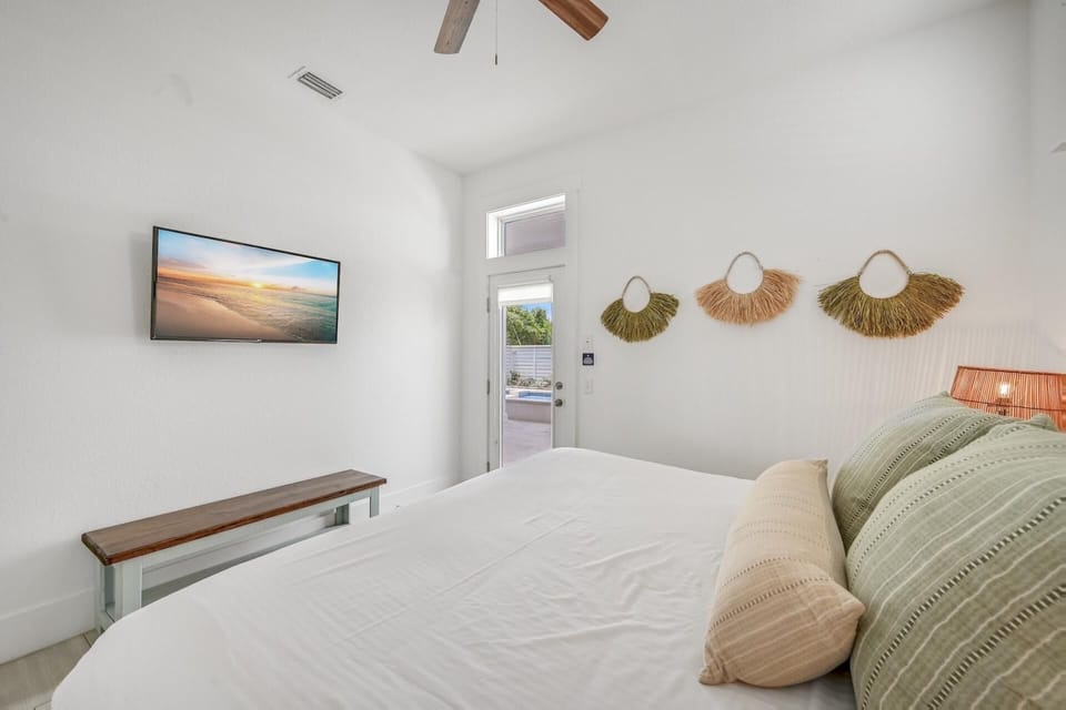 First Floor: Guest Bedroom