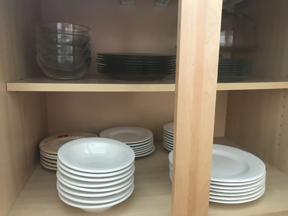 2nd floor dishes set of 16