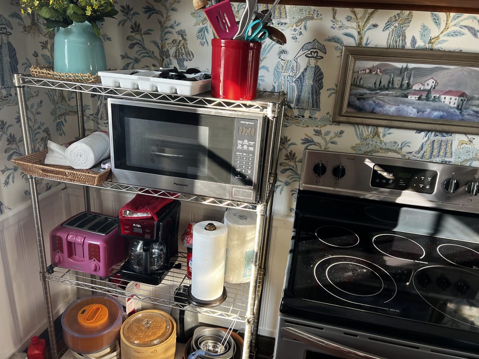 Micro, filter coffee and kitchen wear.