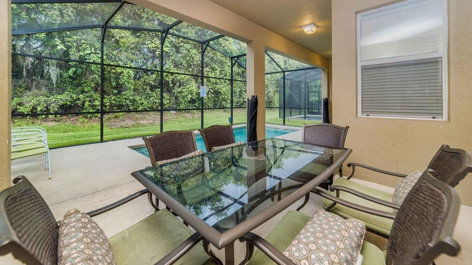 Sweet Home Vacation Rentals, Top Resorts Florida Paradise Palms