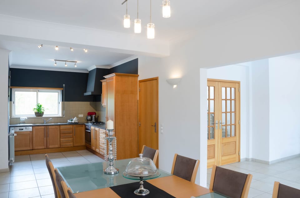 Kitchen / dining 