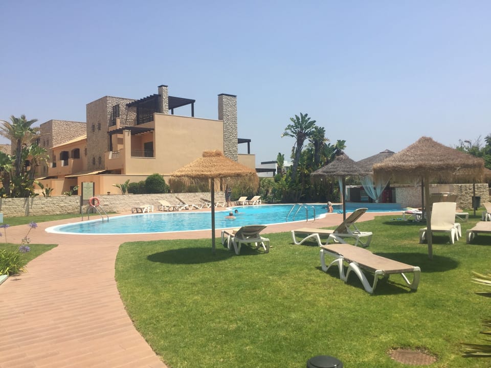 Pool and pool baar 2