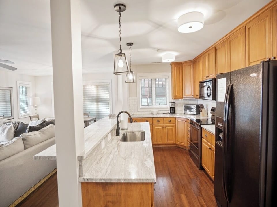 Kitchen--- Granite Counter-tops