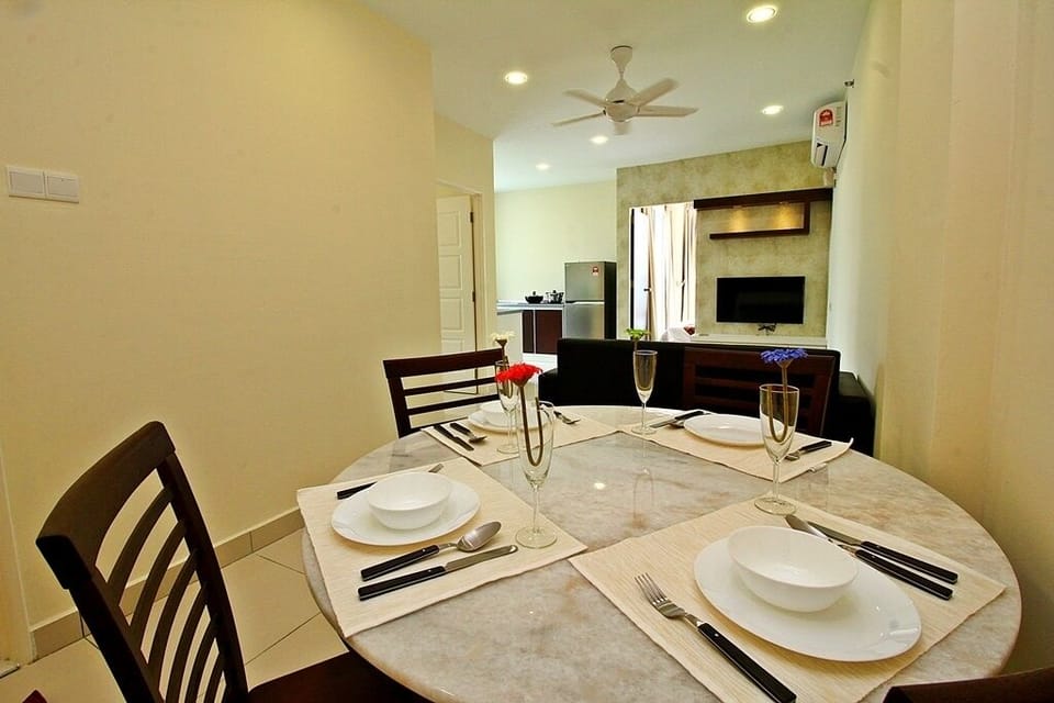 Comfortable and Convenient Deluxe Suite