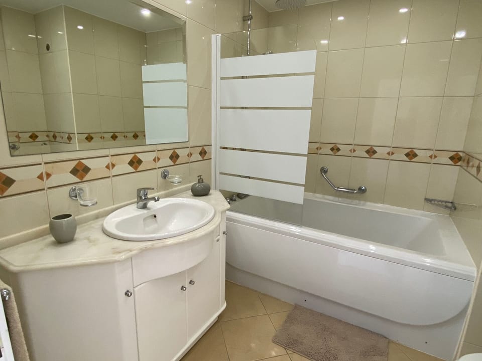 Ensuite bathroom