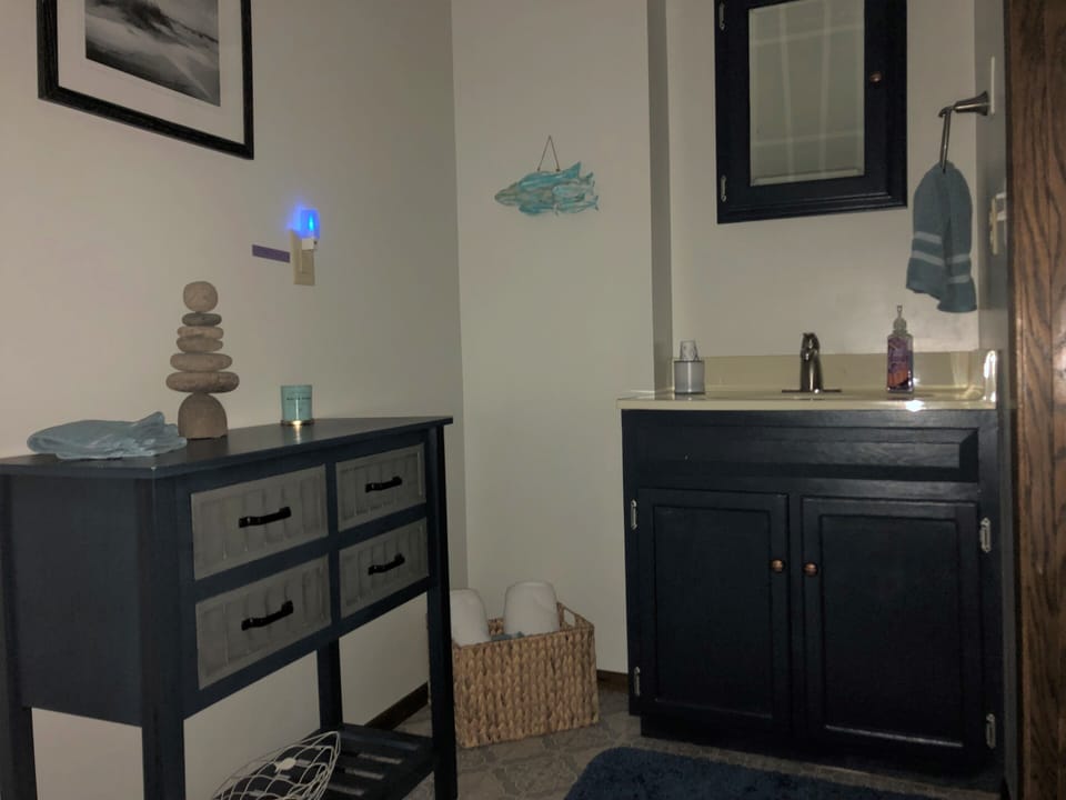 Upstairs BR #4 Bathroom