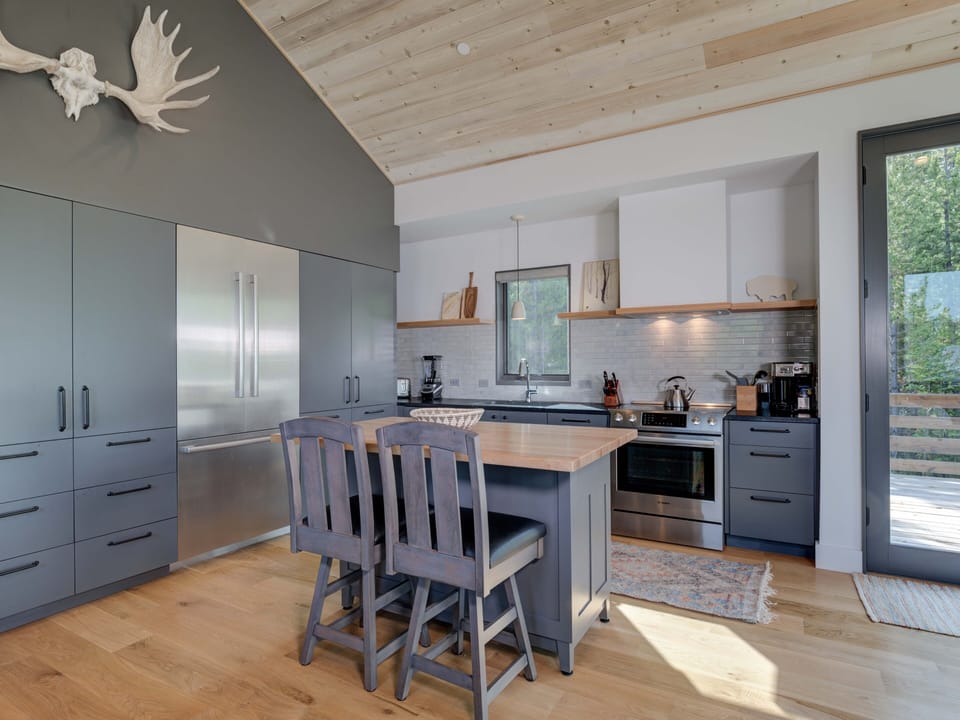 Lake Cabin 26, Kitchen, 3