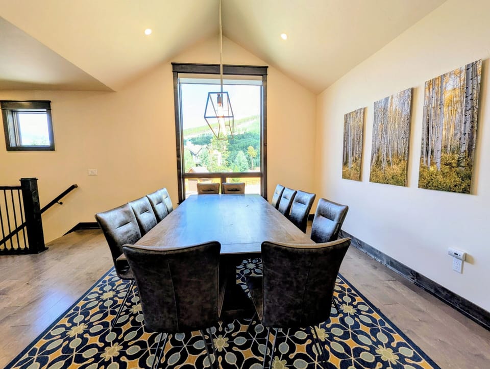 Dining room for 12