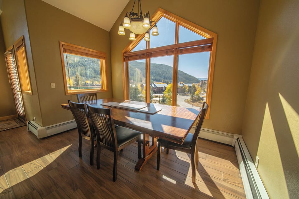 Dine in with views! #fall