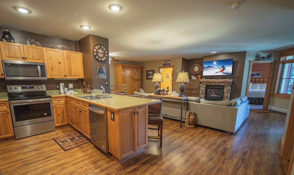 Updated vacation condo in the Village!