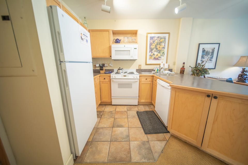 Full kitchen!
