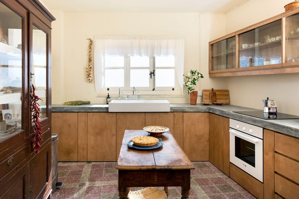 Kitchen upstairs with a view to Lefkara dam and seaside