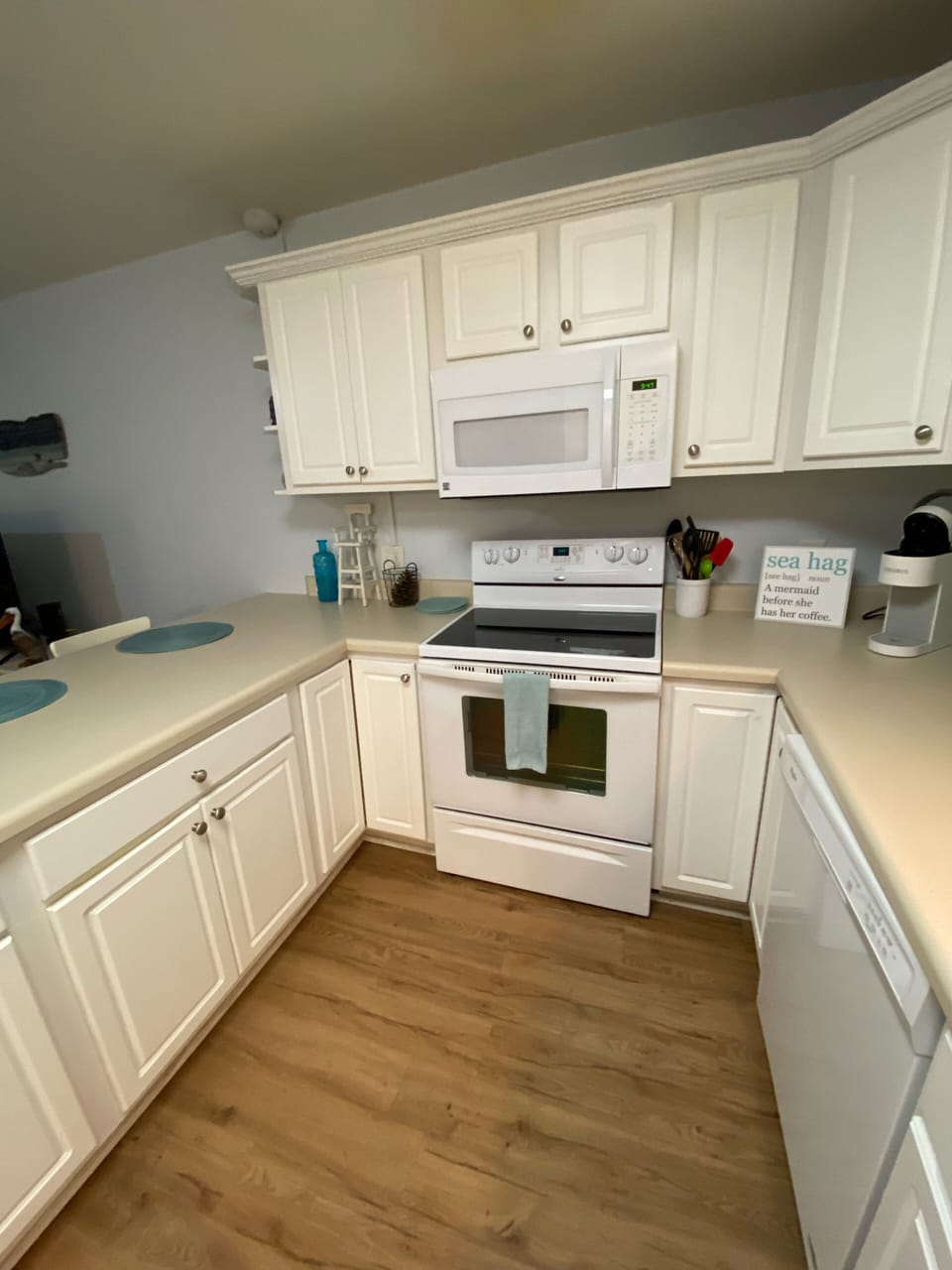 Kitchen - well stocked 