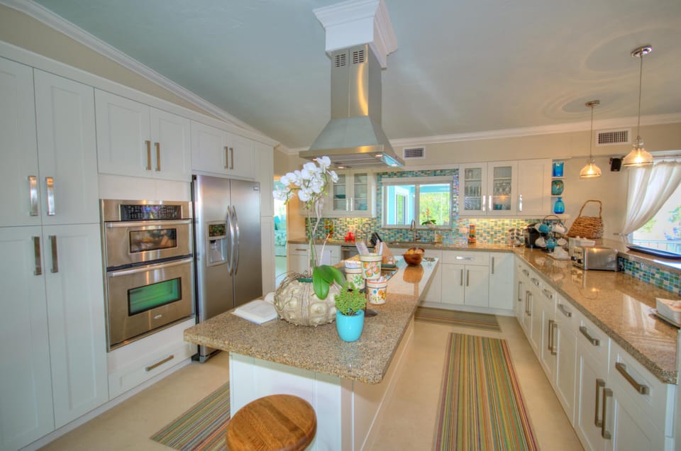 KITCHEN, RENOVATED IN 2014