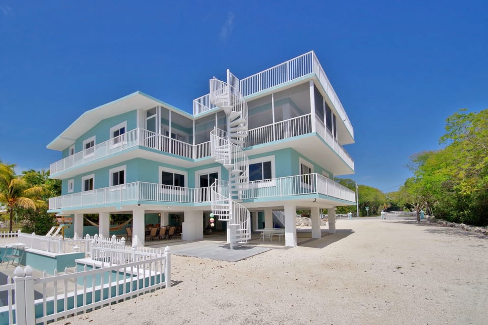 REAR SPIRAL-SEE VIRTUAL TOUR ON LINKS PAGE