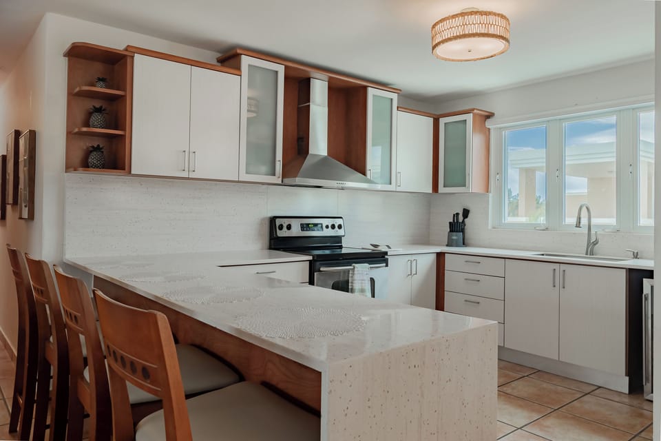 Fully equipped kitchen perfect for family meals together.