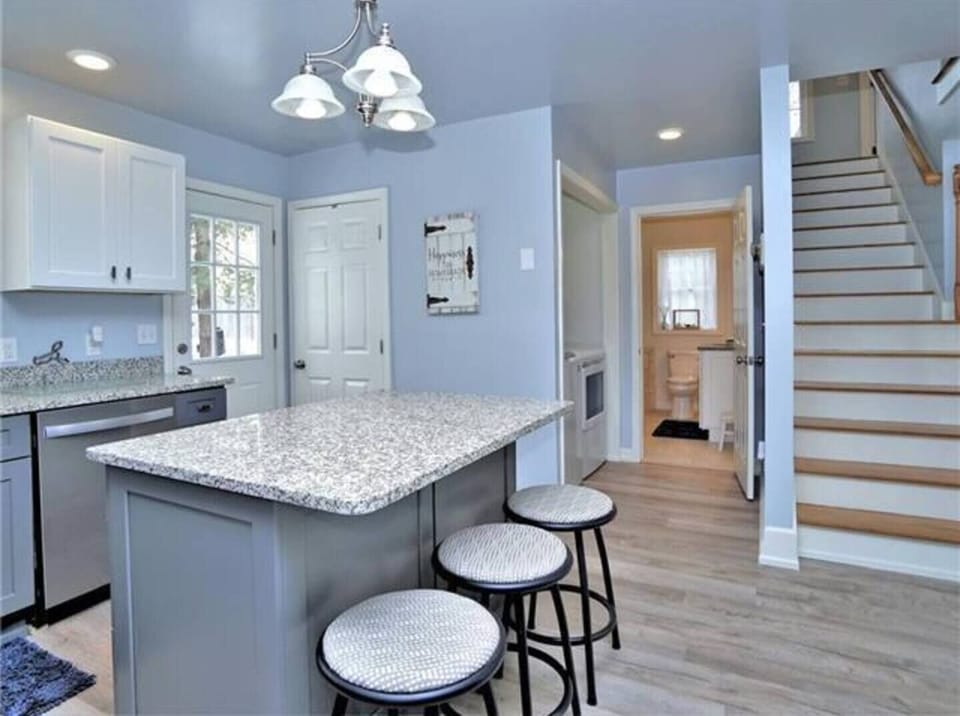 Kitchen island seating