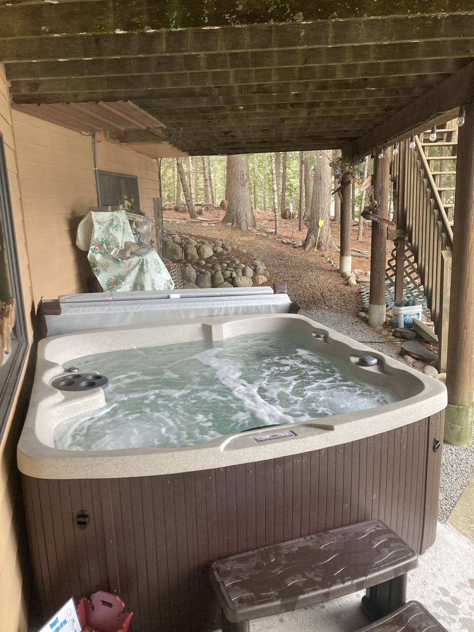 Outdoor spa tub